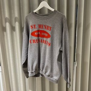 sweater I thrifted, no size available, 9/10 condition